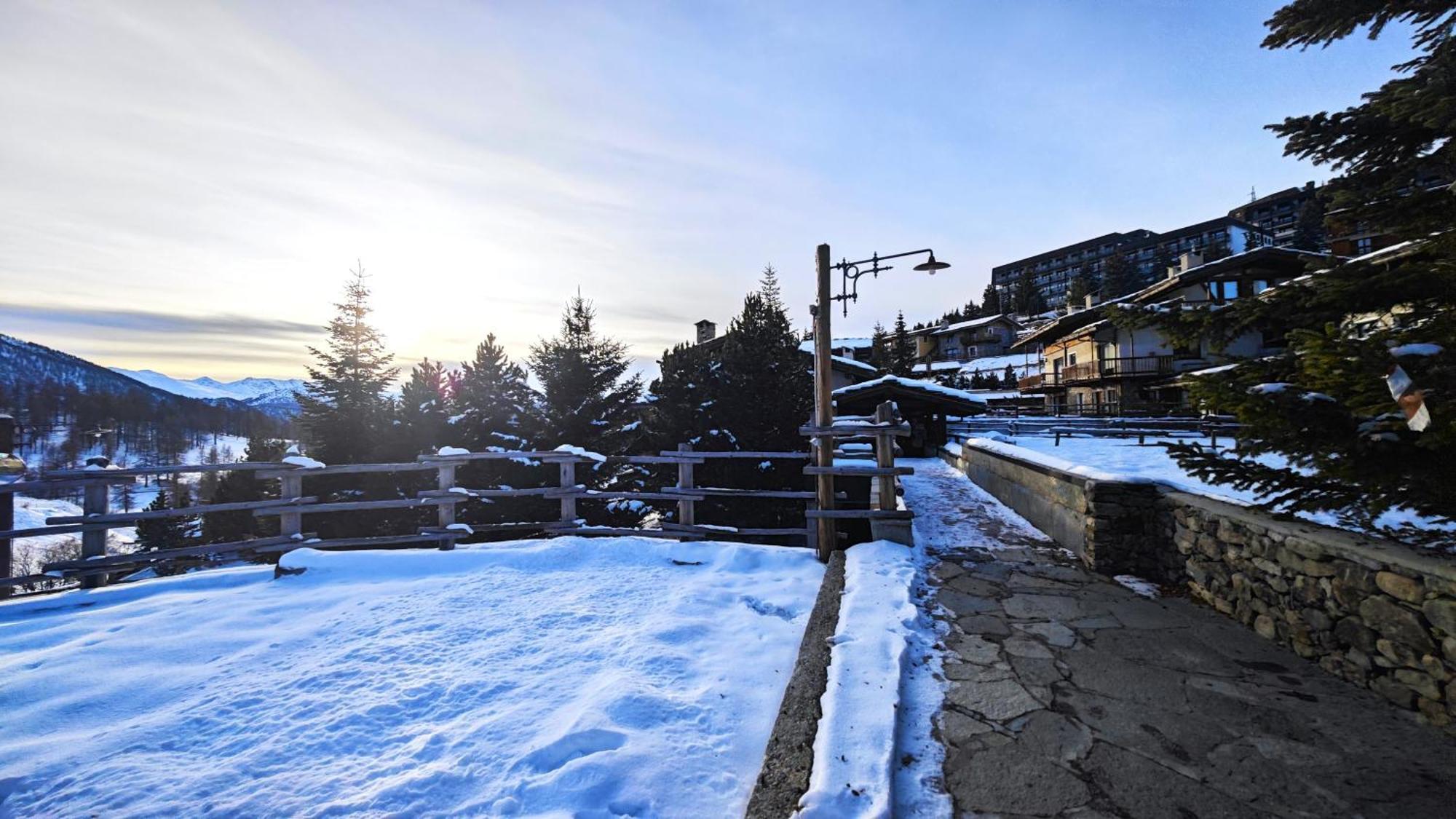 Hostdomus - Imperial Chalet Villa Colle Colle Sestriere Eksteriør billede